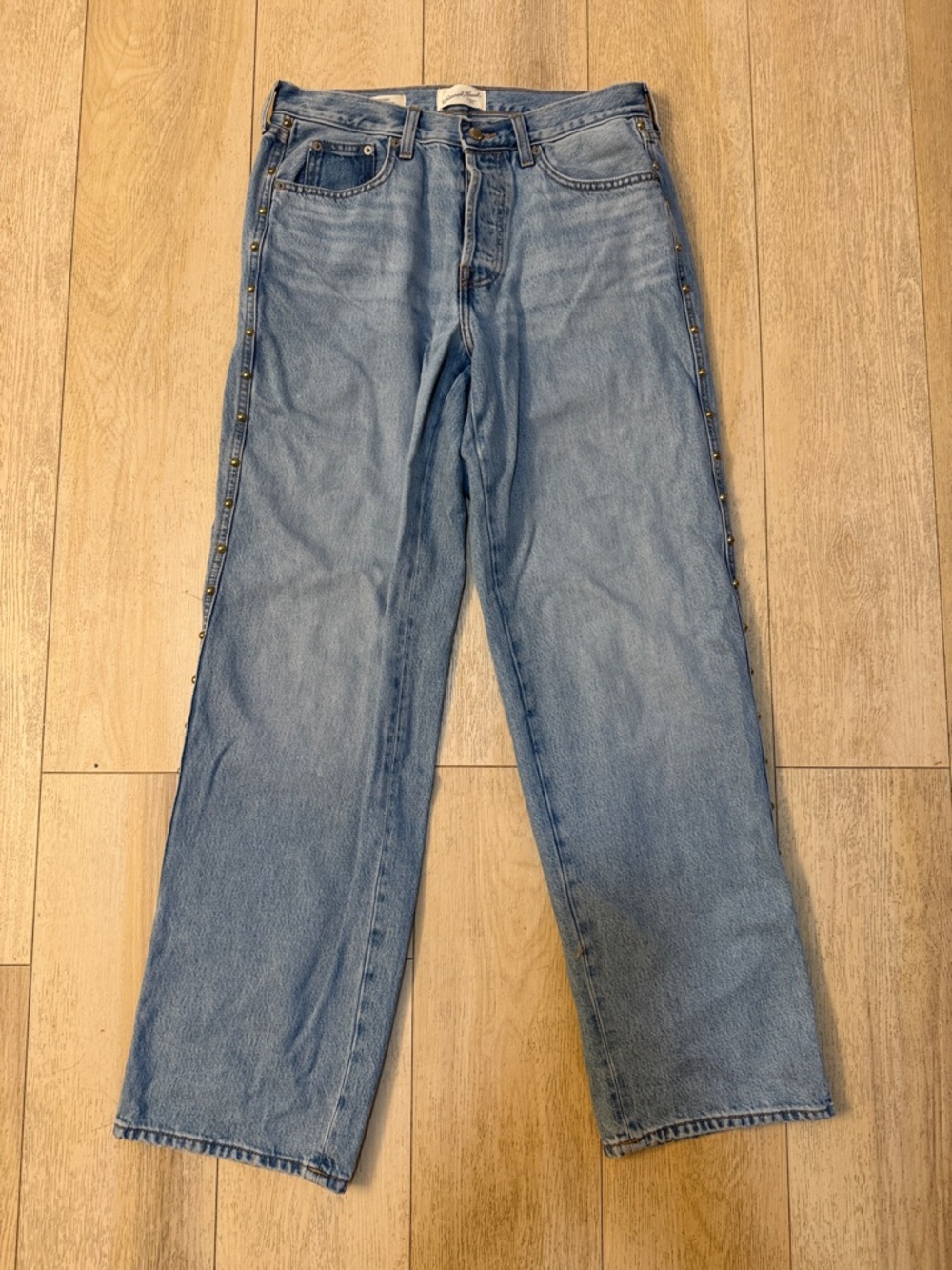 Universal Thread Light Blue Straight Leg Stud Trim Jeans Size 6